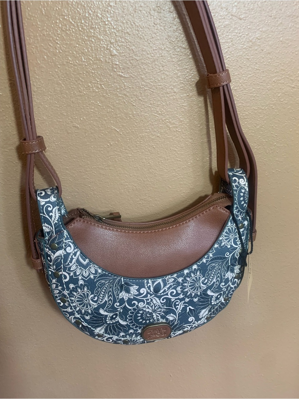 Frye & Co Vintage Cream & Paisley Blake Cresent Crossbody Bag - NWT